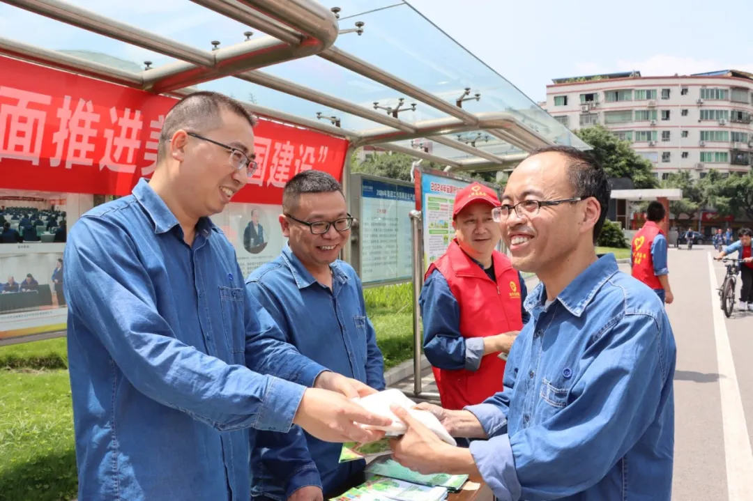 集团举行“六五”情形日集中宣传运动